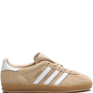Adidas gazelle New in box size 6.5 (fits 7.5)